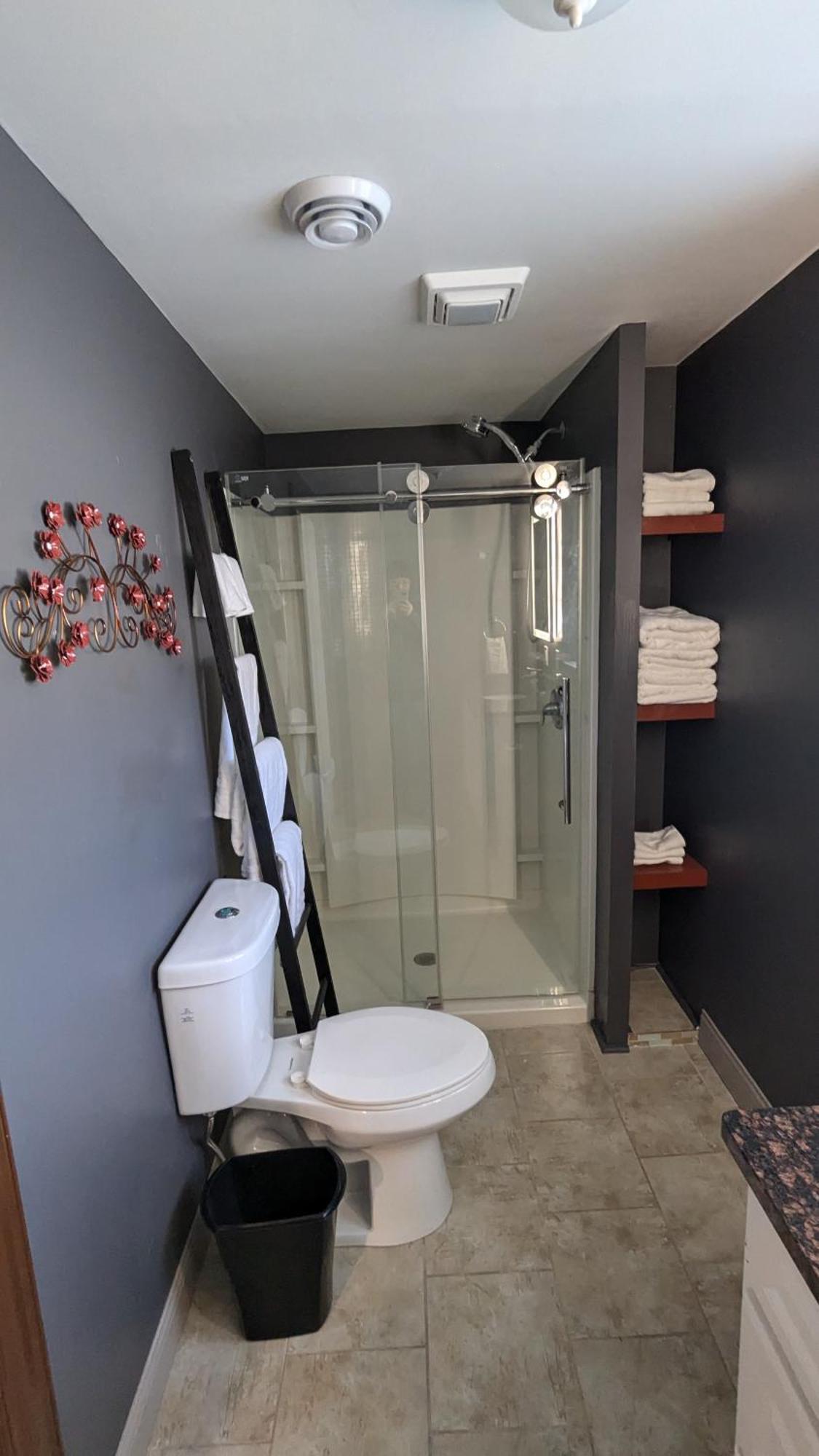 Koreana In Decorah Extérieur photo